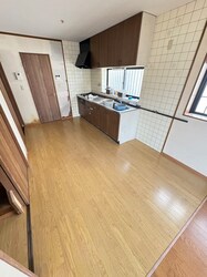 出口３丁目戸建貸家の物件内観写真